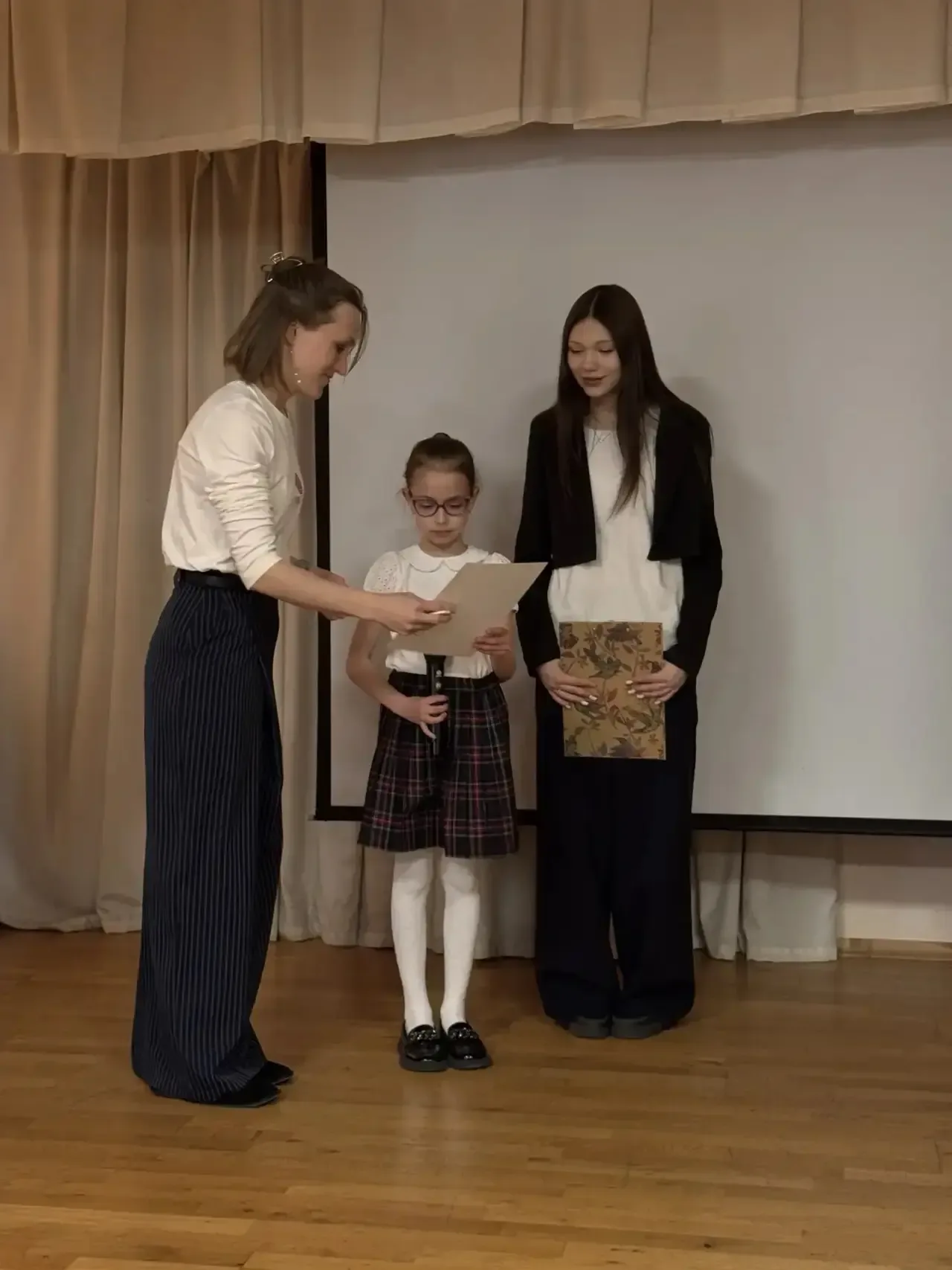 🎉 Состоялось награждение 4-го открытого городского фестиваля «Невский Лайфхакинг»!🎉  Наша школа с го