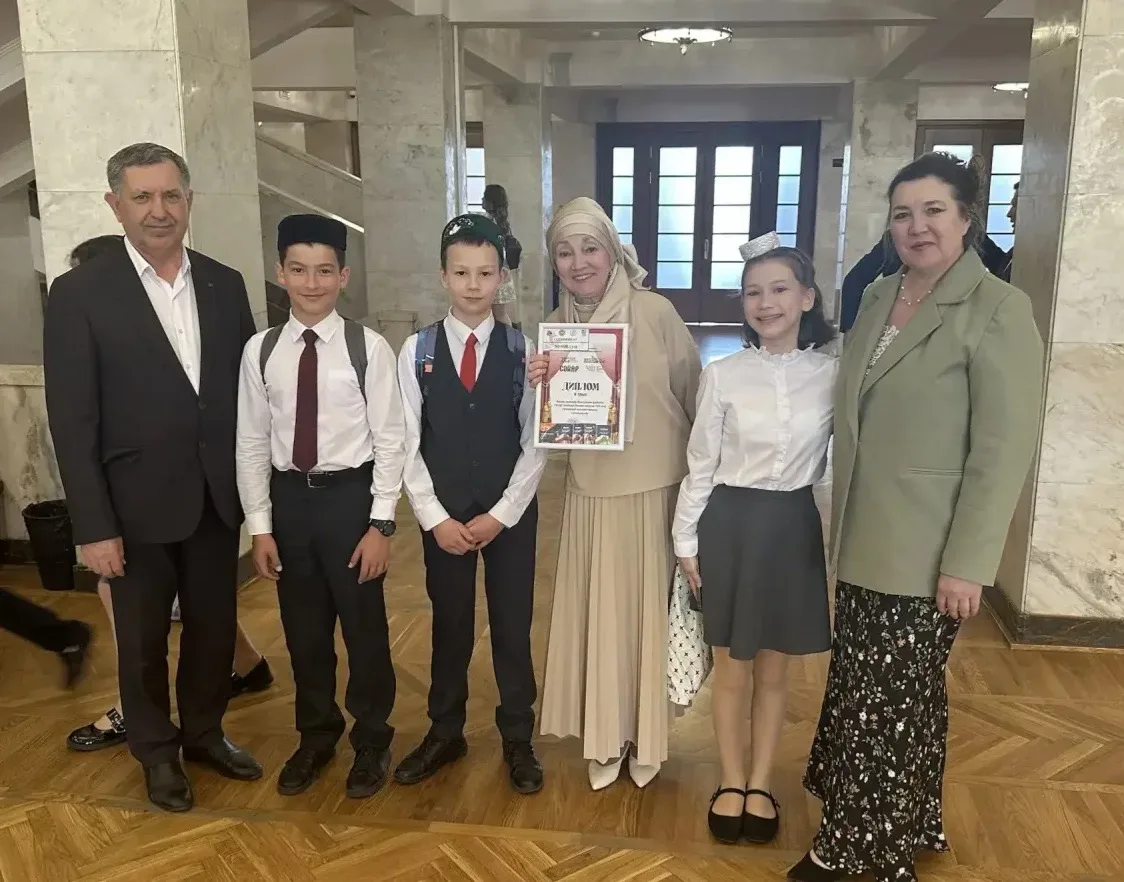 🎭 20 май көнне Казан шәһәренең Ленин исемендәге Мәдәният сараенда балалар һәм яшүсмерләр театрларыны