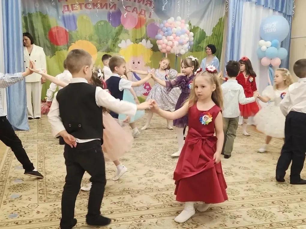 🌸Самый трогательный праздник: выпускной в детском саду  Уважаемые родители!  Выпускной бал в детском