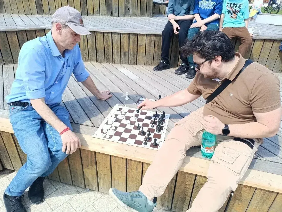 ♟️ Шахматы БШЛ: наши родители в четвёрке сильнейших  16 мая в Пестовском парке прошёл турнир по шахм