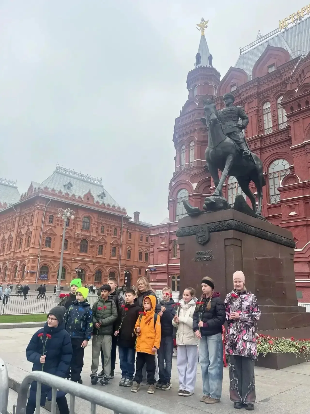 В завершение учебного года ребята 5е (классный руководитель Обачук А.В.)  приняли участие в VR‑экску
