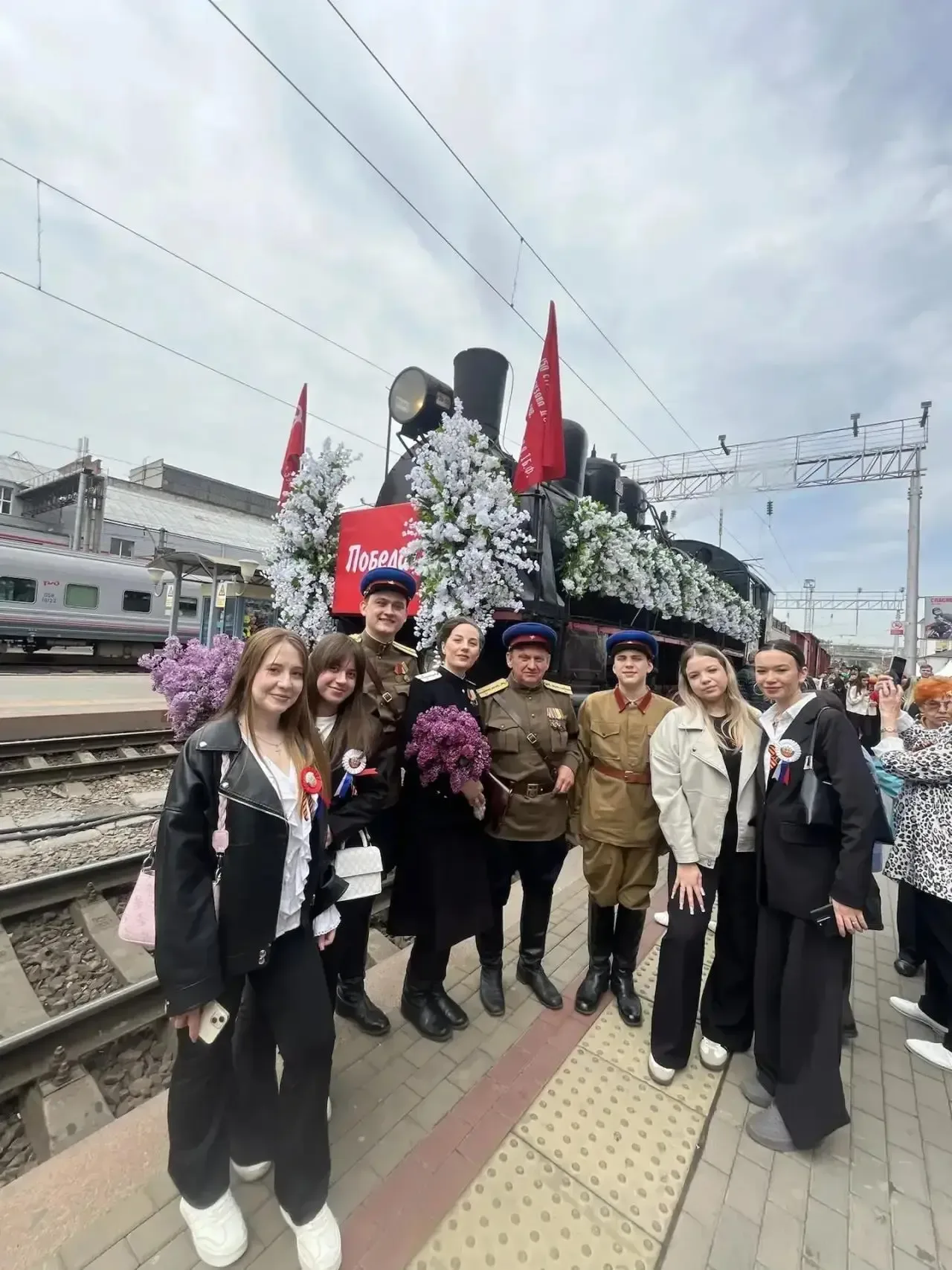 6 мая 2026 года на вокзал Ростов-Главный прибыл Ретропоезд «Победа».  Состав, сформированный из паро