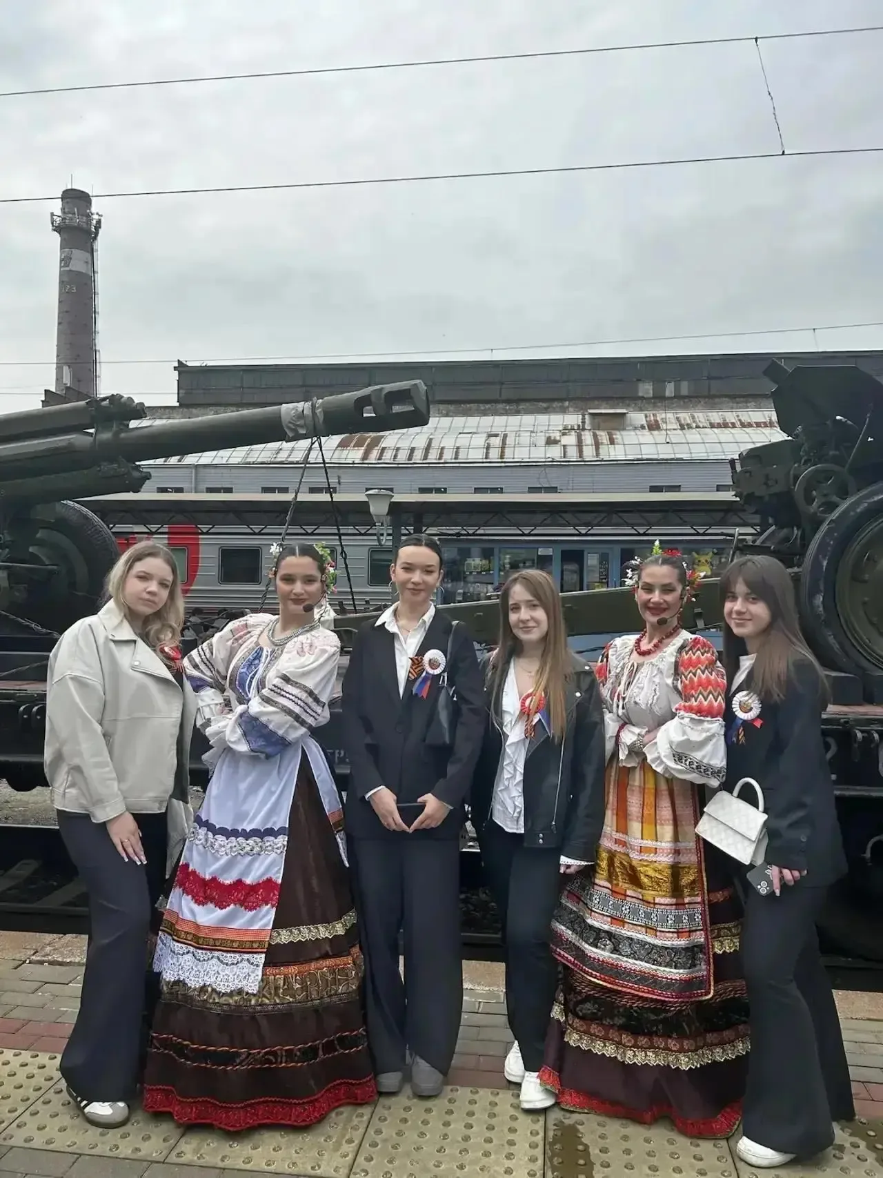 6 мая 2026 года на вокзал Ростов-Главный прибыл Ретропоезд «Победа».  Состав, сформированный из паро