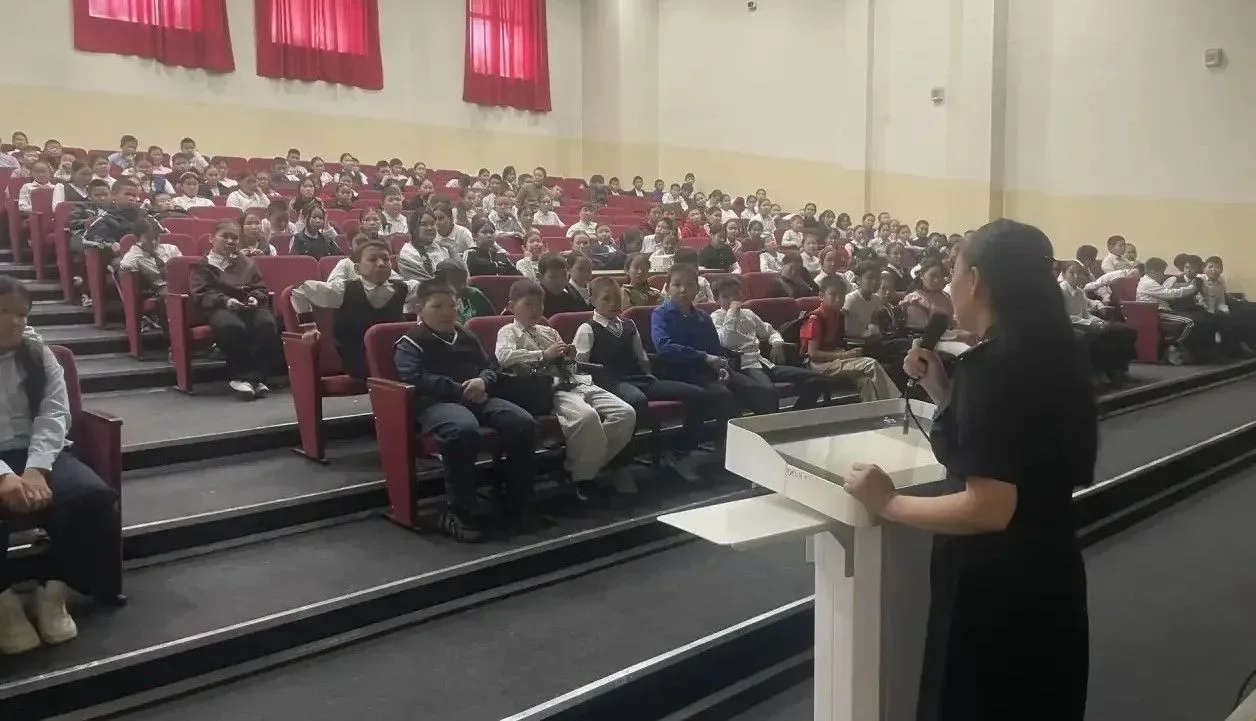 15 мая 2026 года лейтенант полиции Цэвмэк Могеевна, инспектор Госавтоинспекции, выступила с образова