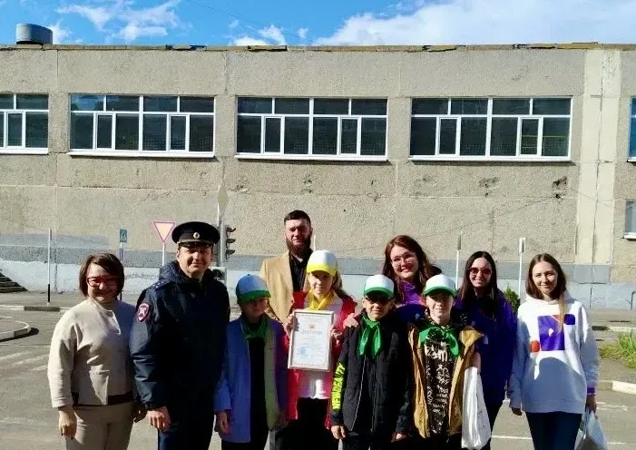 🚦 Юные инспекторы гимназии №115 — на страже безопасности!  Сегодня наша команда ЮИД приняла участие 