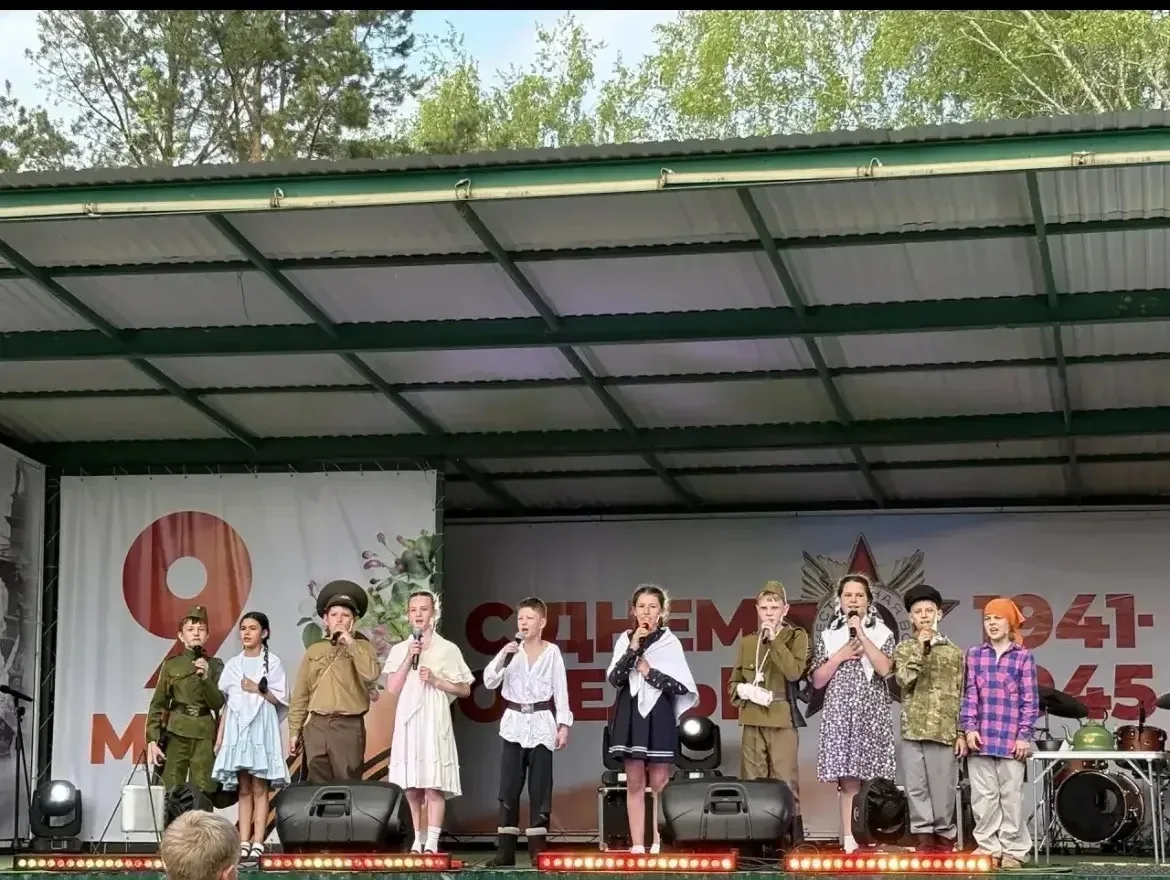🎭Школьный театр на празднике Победы!  Школьный театр "Чародеи" и его руководитель Елена Викторовна К