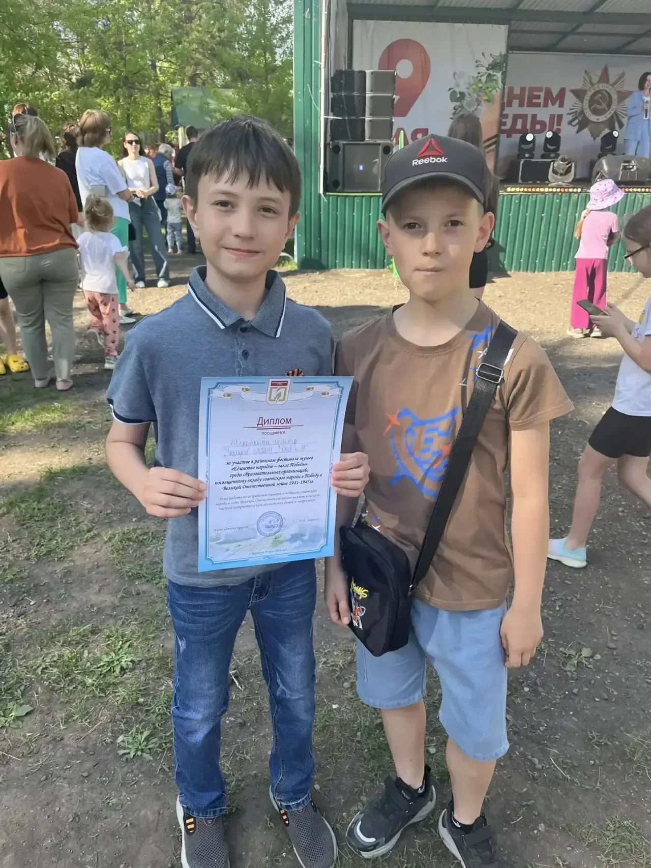 🎭Школьный театр на празднике Победы!  Школьный театр "Чародеи" и его руководитель Елена Викторовна К