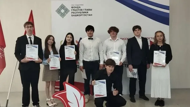 🏆Учащиеся 10б класса  заняли 1 место в конкурсе видеороликов «Живое слово» среди старших школьников 