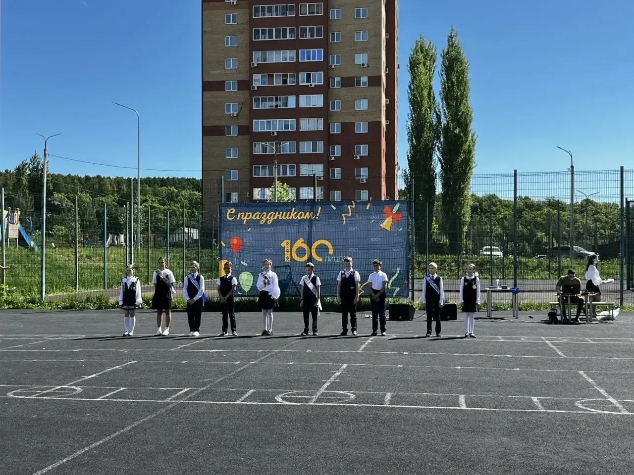 🎓 Выпускной 4 класса - новый этап в жизни!  Вот и настал этот волнительный день — выпускной начально