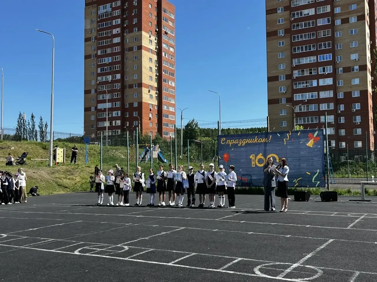 🎓 Выпускной 4 класса - новый этап в жизни!  Вот и настал этот волнительный день — выпускной начально