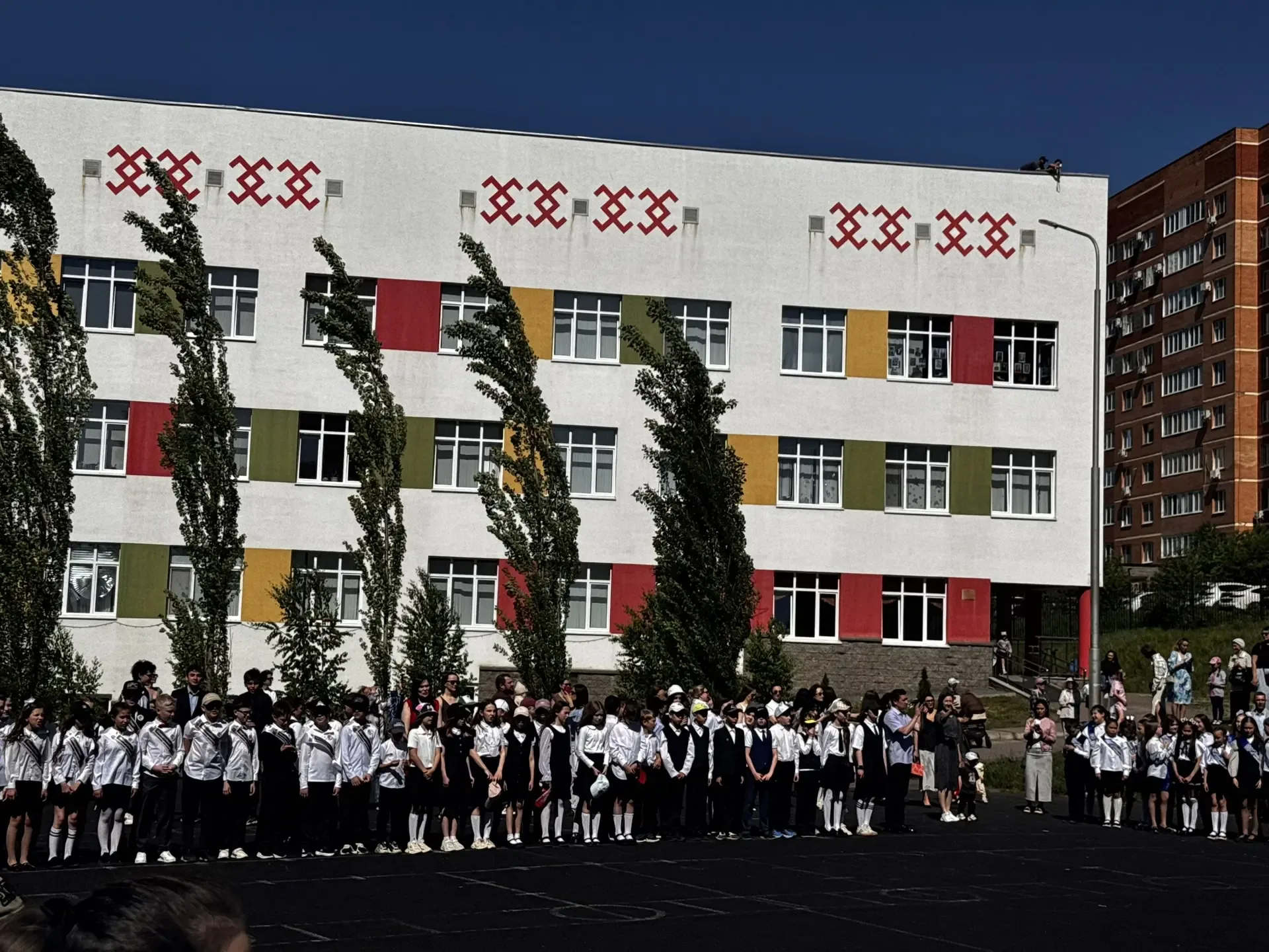 🎓 Выпускной 4 класса - новый этап в жизни!  Вот и настал этот волнительный день — выпускной начально