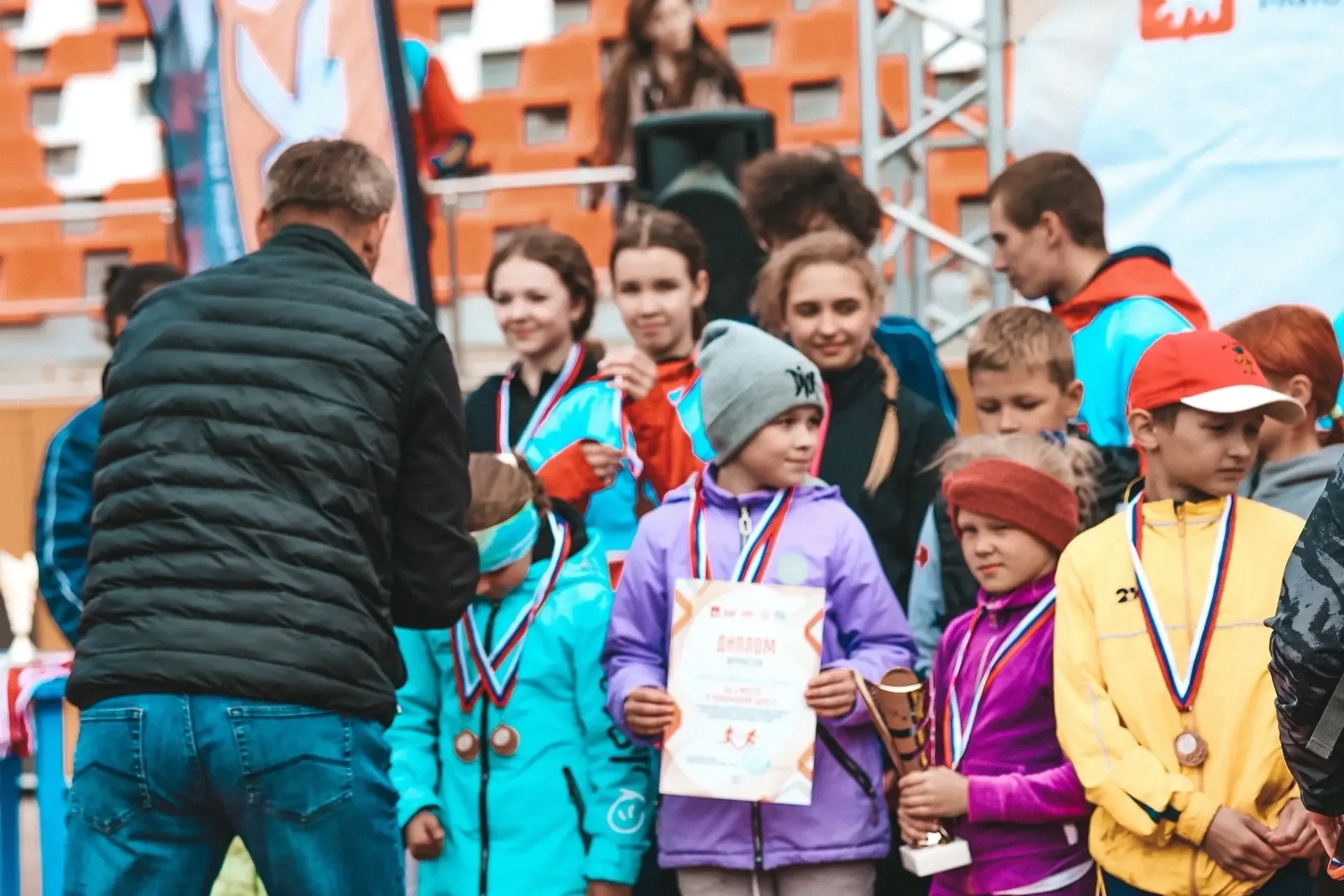 12 мая на стадионе «Гайва» 🏆 прошла традиционная весенняя легкоатлетическая эстафета!  Команда школы