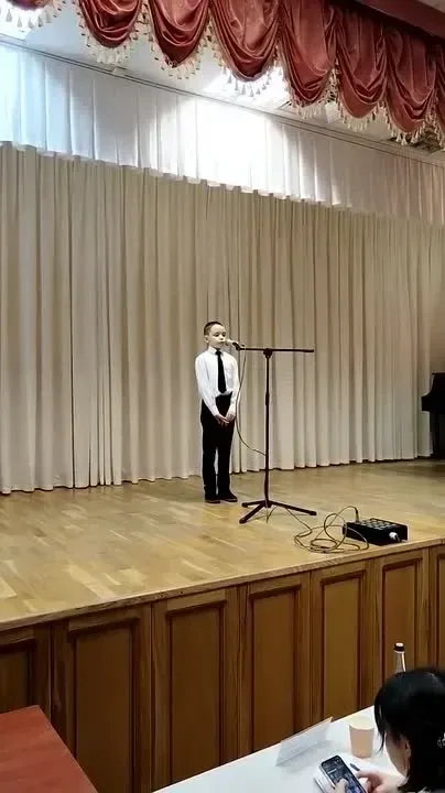 Маслаков Вадим читает стихотворение Валентина Салий «О детях войны» https://vkvideo.ru/video-1682968
