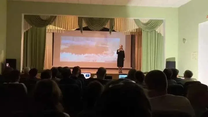 Степанова Мария со своим братом Степановым Григорием участвовала в праздничном концерте «И снова май