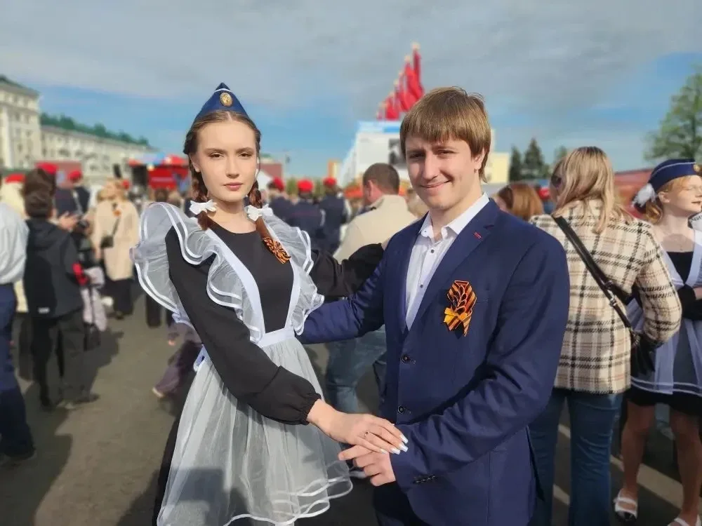 🕊️ Вальс Победы: кружимся в танце, помним сердцем  🎵 Каждое движение — «Спасибо за мир!». Каждый взг