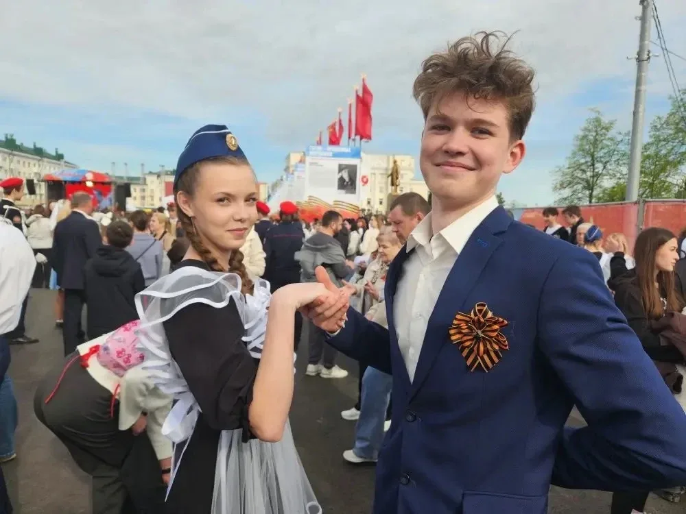 🕊️ Вальс Победы: кружимся в танце, помним сердцем  🎵 Каждое движение — «Спасибо за мир!». Каждый взг