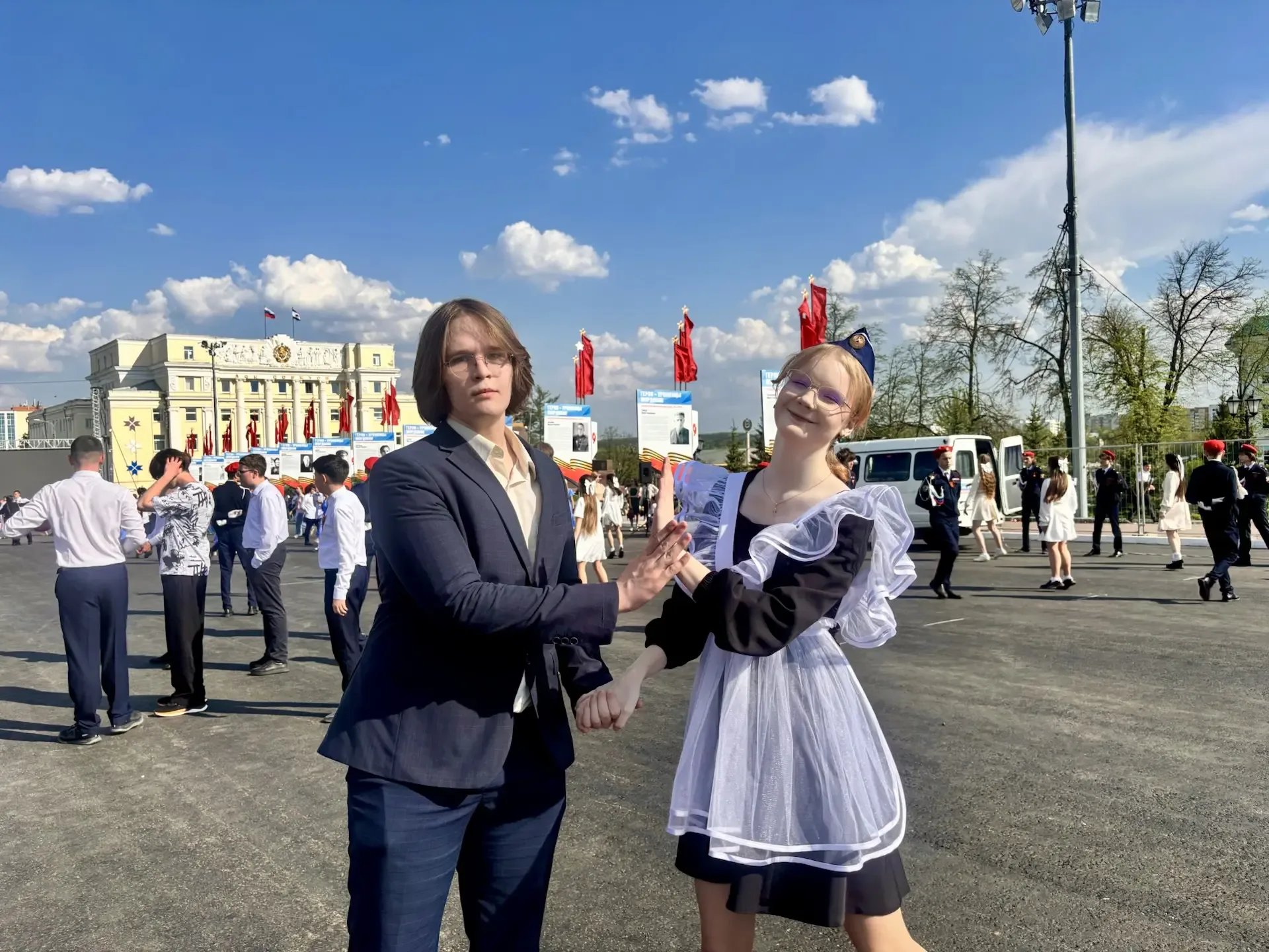 🕊️ Вальс Победы: кружимся в танце, помним сердцем  🎵 Каждое движение — «Спасибо за мир!». Каждый взг