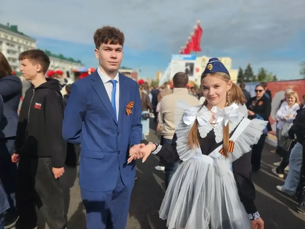 🕊️ Вальс Победы: кружимся в танце, помним сердцем  🎵 Каждое движение — «Спасибо за мир!». Каждый взг