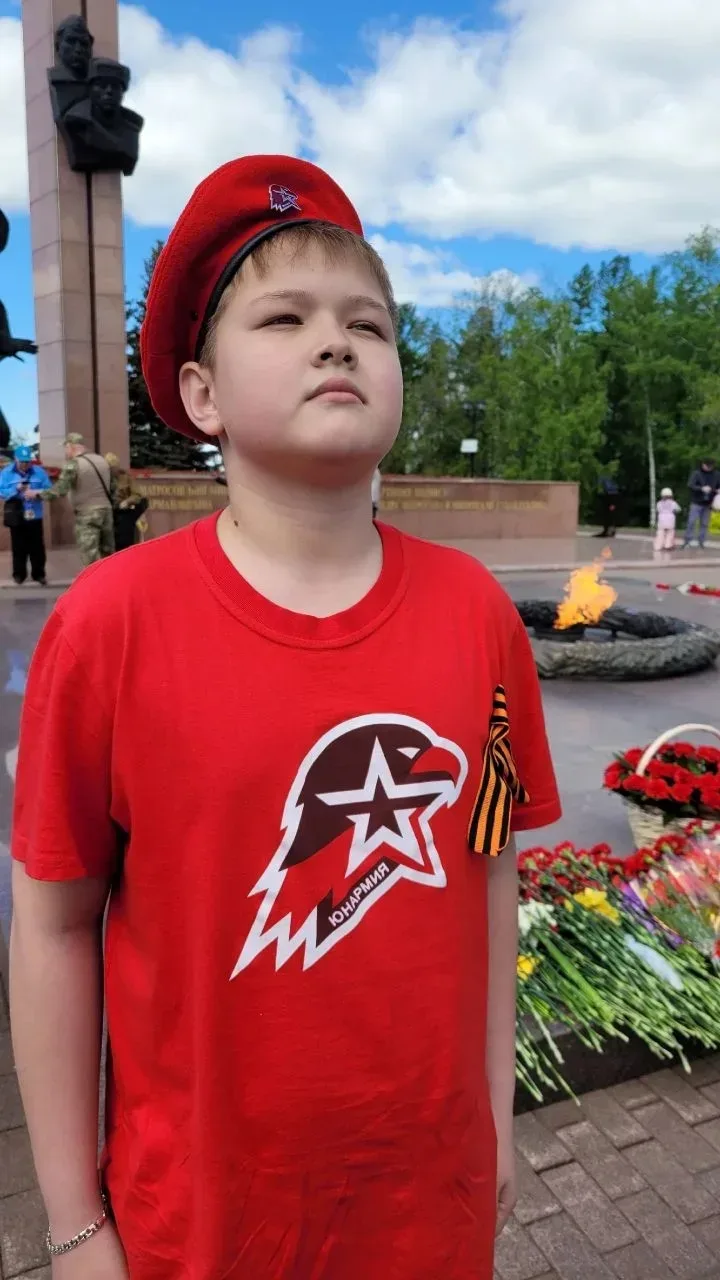 🔥💫9 мая  учащиеся-юнармейцы 6 Б класса  нашей школы под руководством своего классного руководителя С