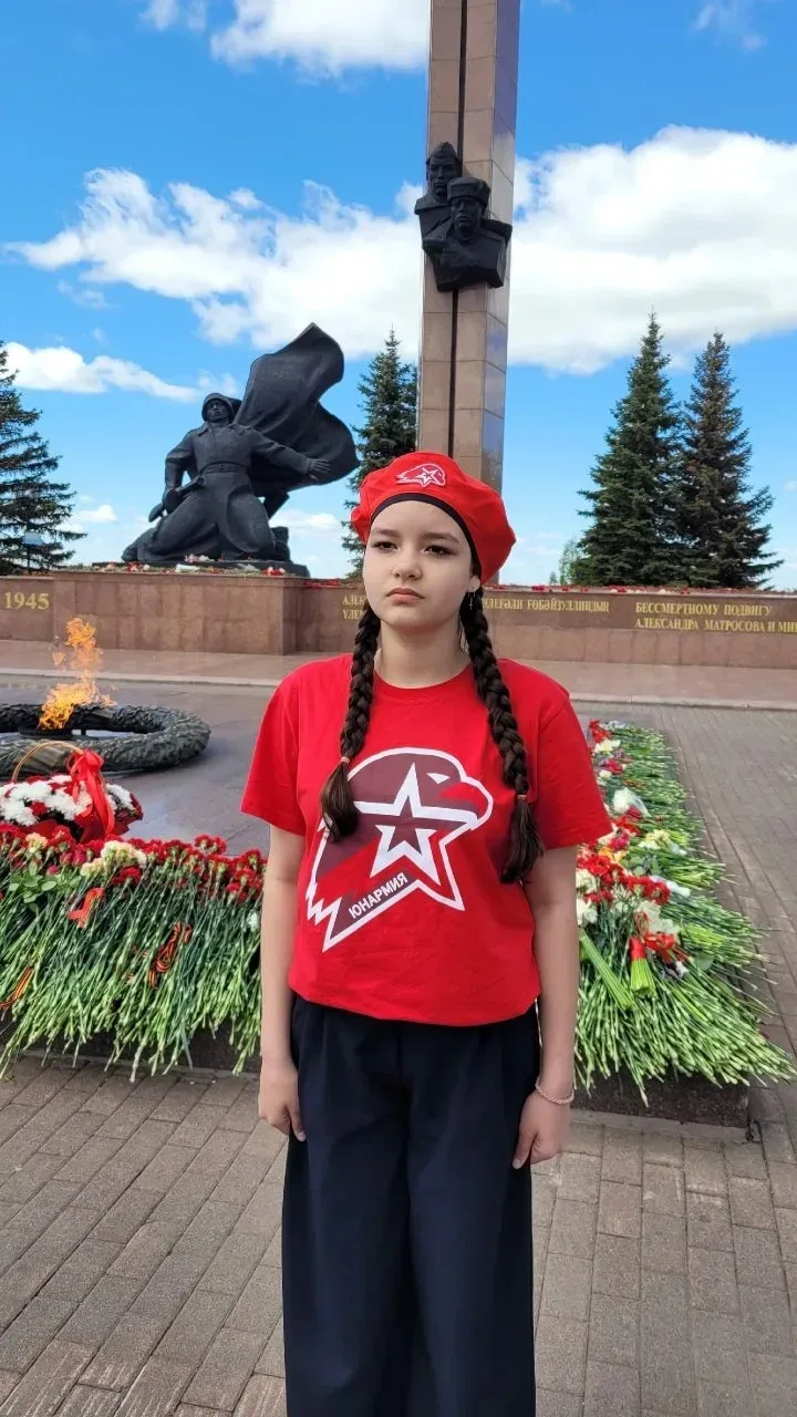 🔥💫9 мая  учащиеся-юнармейцы 6 Б класса  нашей школы под руководством своего классного руководителя С