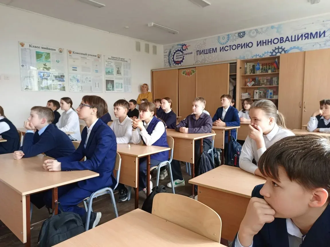 🇷🇺 Живая история. Живой пример.  В преддверии 9 мая — Дня Великой Победы — наша школа распахнула две