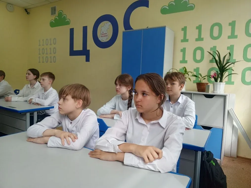 📢 В гостях у 6 «В»: встреча с командиром народной дружины  Сегодня в нашем 6 «В» классе прошла очень