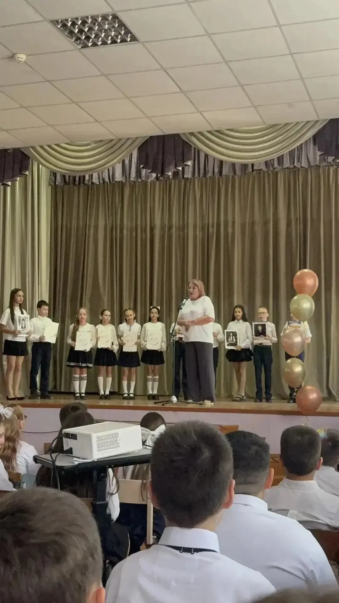 ✨ Выпускной в 4 классе: начало большого пути! ✨  Вчера в нашей школе прозвучал последний звонок для 