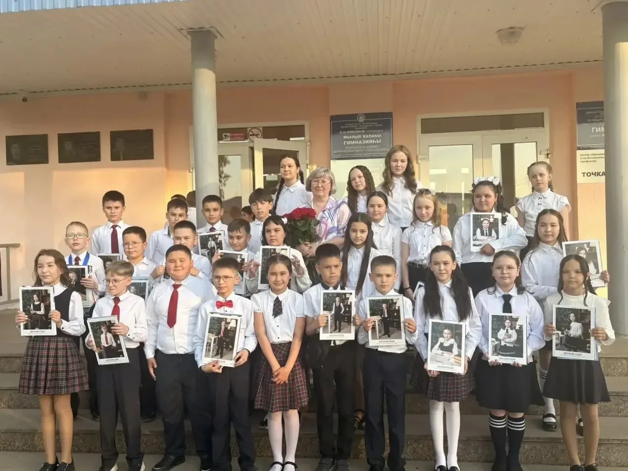 ✨ Выпускной в 4 классе: начало большого пути! ✨  Вчера в нашей школе прозвучал последний звонок для 