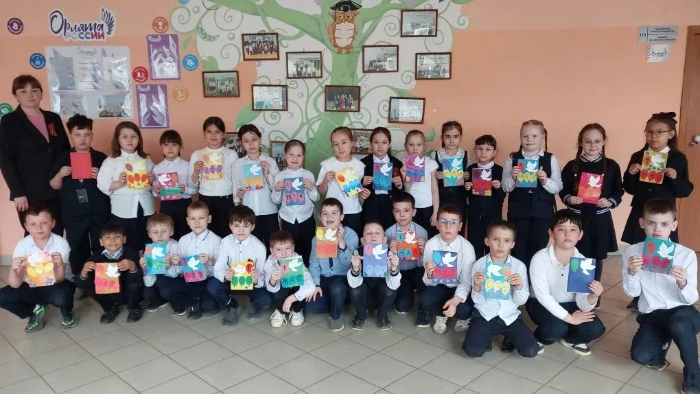 1 мая в России отмечается Праздник Весны и Труда 🌸 — день, посвящённый труду, весеннему обновлению и
