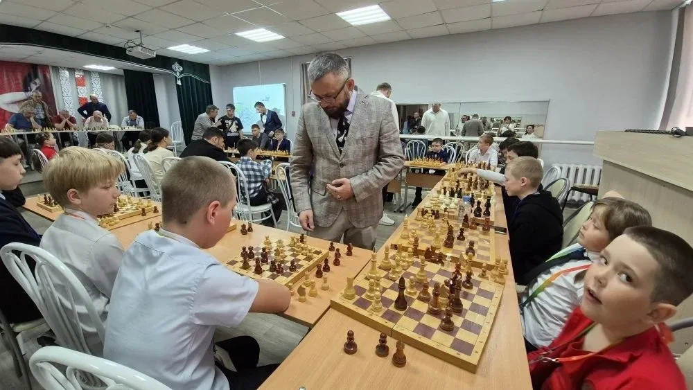 15 мая 2026 в МБУ ДО ЦДТ г. Янаул легенды шахматного спорта — международный гроссмейстер Денис Хисма