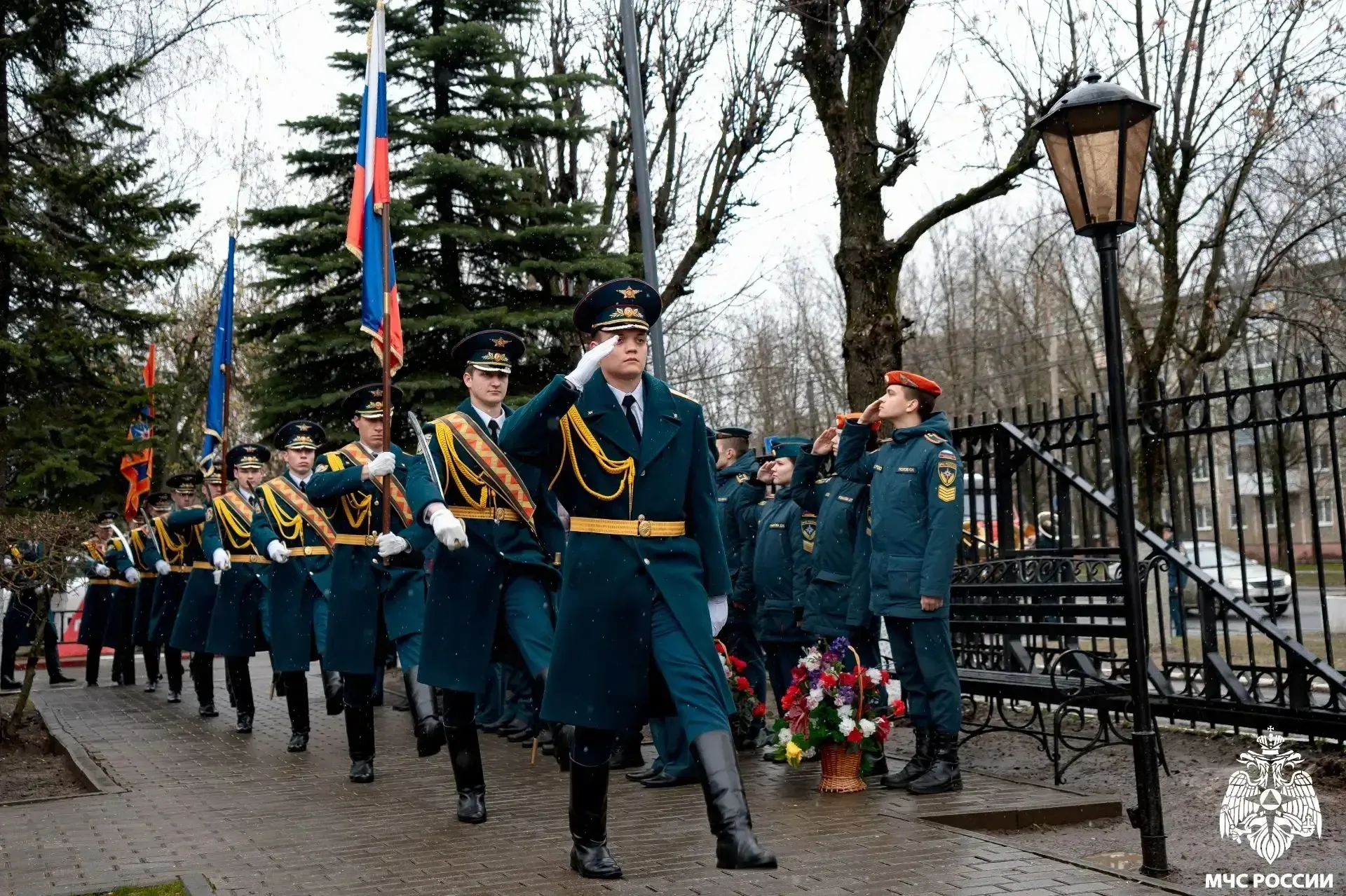 Вечная Память Героям!  Накануне Дня Победы на Аллее Славы Ивановской пожарно-спасательной академии Г