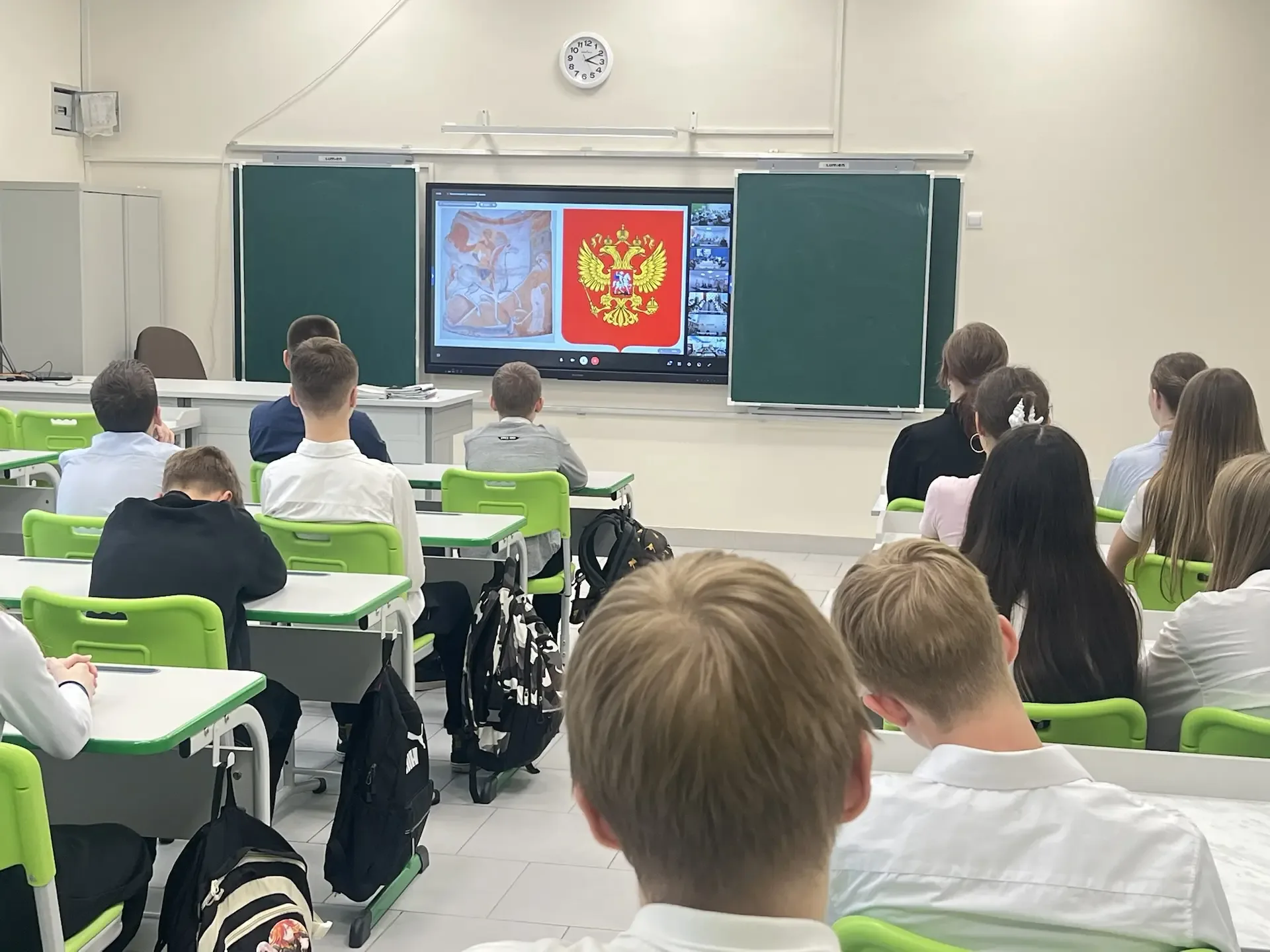 Живая история на связи: встреча с блокадником и героями СВО  Сегодня учащиеся 7-х классов Колтушской