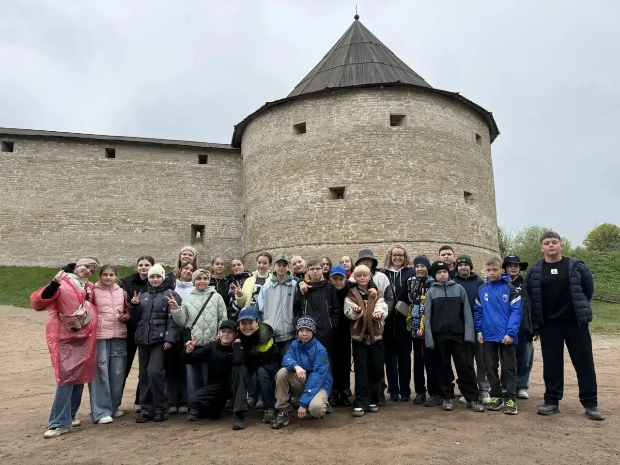 «Не просто урок, а погружение в эпоху!🏰»  14 мая учащиеся 5А класса посетили один из древнейших архи