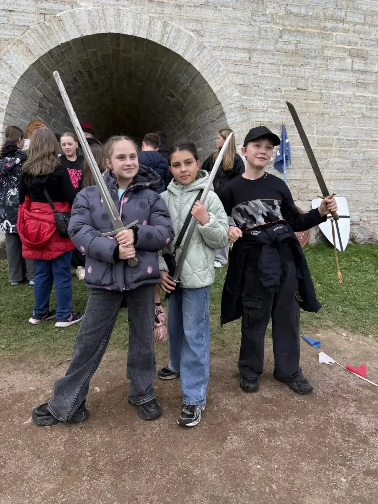 «Не просто урок, а погружение в эпоху!🏰»  14 мая учащиеся 5А класса посетили один из древнейших архи