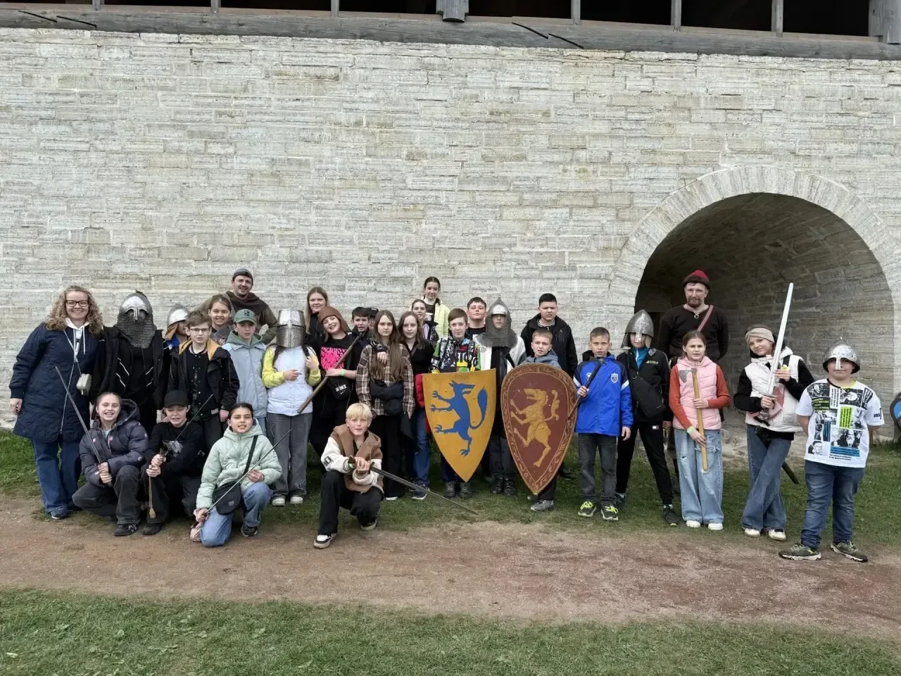 «Не просто урок, а погружение в эпоху!🏰»  14 мая учащиеся 5А класса посетили один из древнейших архи