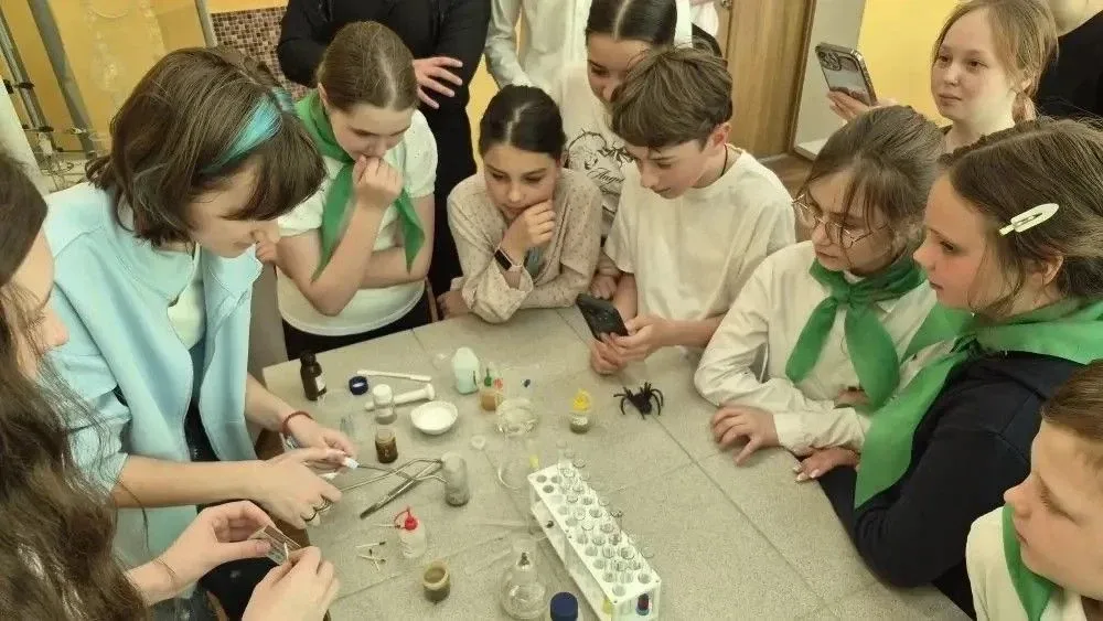 🌱 Клуб юннатов и химико-биологический класс: неделя открытий в «Точке роста»!  На базе центра «Точка