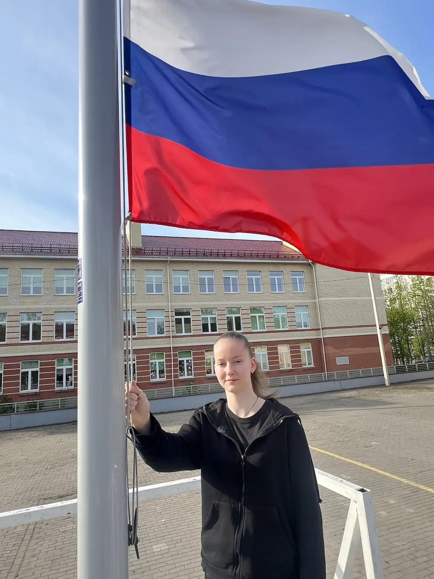 Доброго дня , Колтушская школа! Понедельник, 18 мая.  Новую учебную неделю мы традиционно начали с т