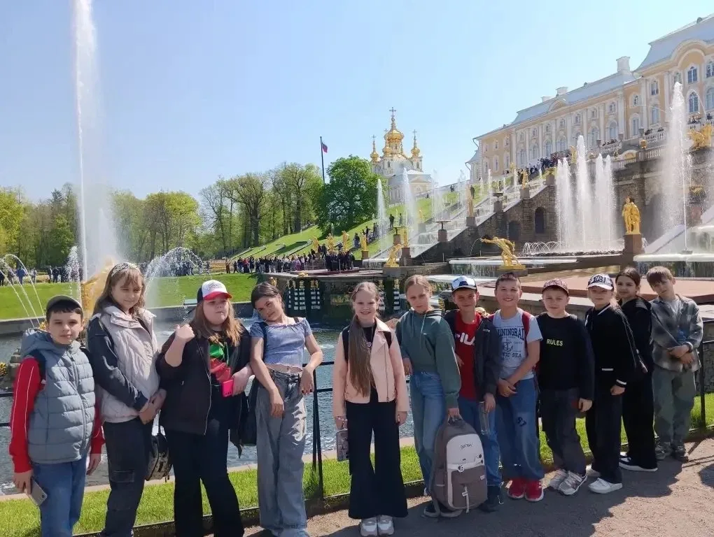 🌟 Путешествие в Петергоф: день, полный открытий и впечатлений!  Сегодня, 17 мая 2026 года, ребята из