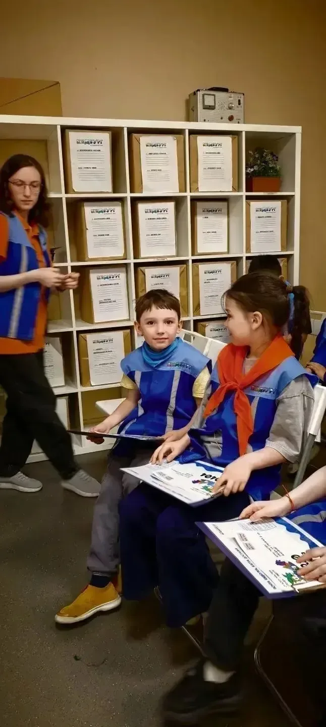 🧸🚒 Профессия с пелёнок: как наши первые классы покоряли Кидбург!  12 мая учащиеся 1 «А» и 1 «Д» клас