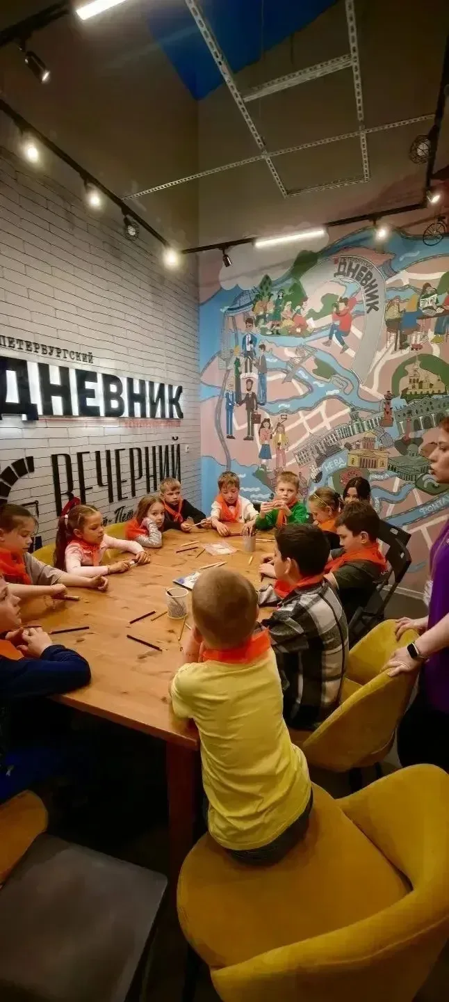 🧸🚒 Профессия с пелёнок: как наши первые классы покоряли Кидбург!  12 мая учащиеся 1 «А» и 1 «Д» клас