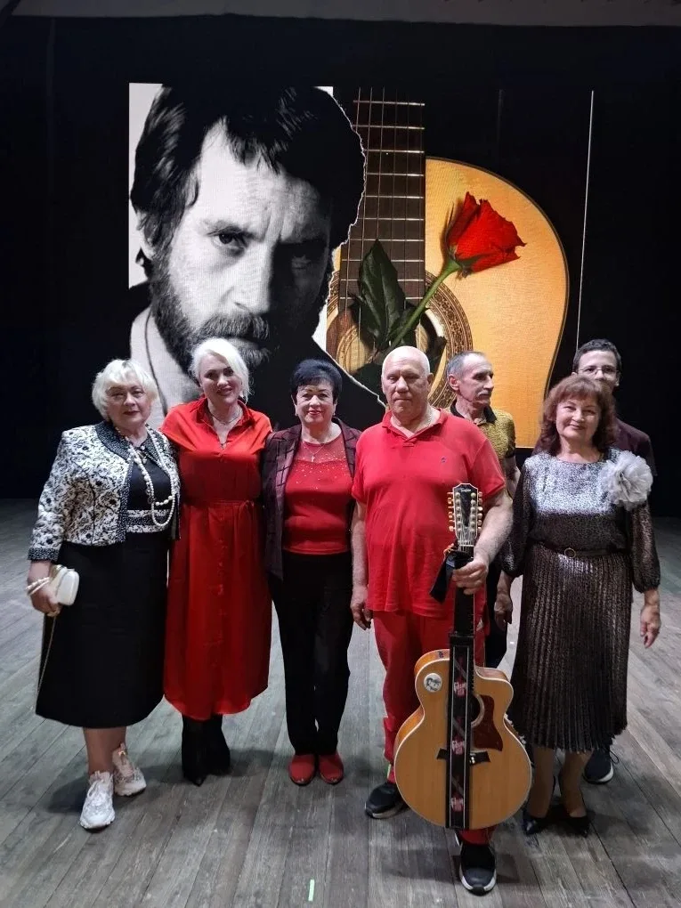 🎸В Доме культуры станицы Динской с успехом прошёл творческий вечер гостя из города Волгограда Владим