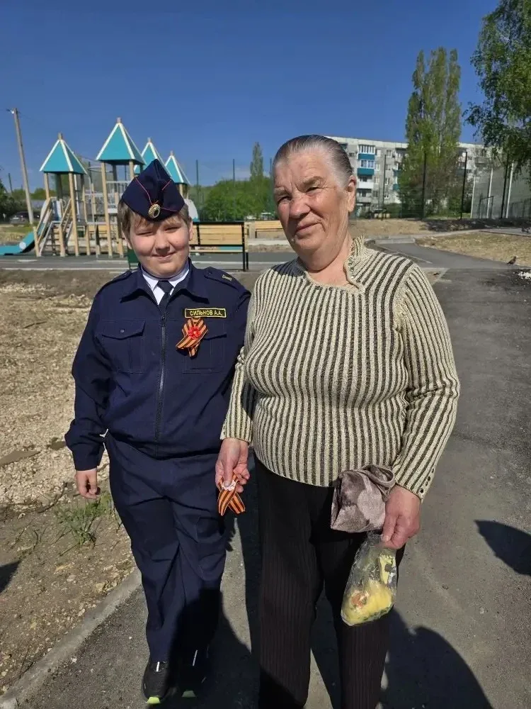 Накануне Дня Победы, 9 Мая, ученики 5 «Г» класса приняли активное участие в патриотической акции «Ге