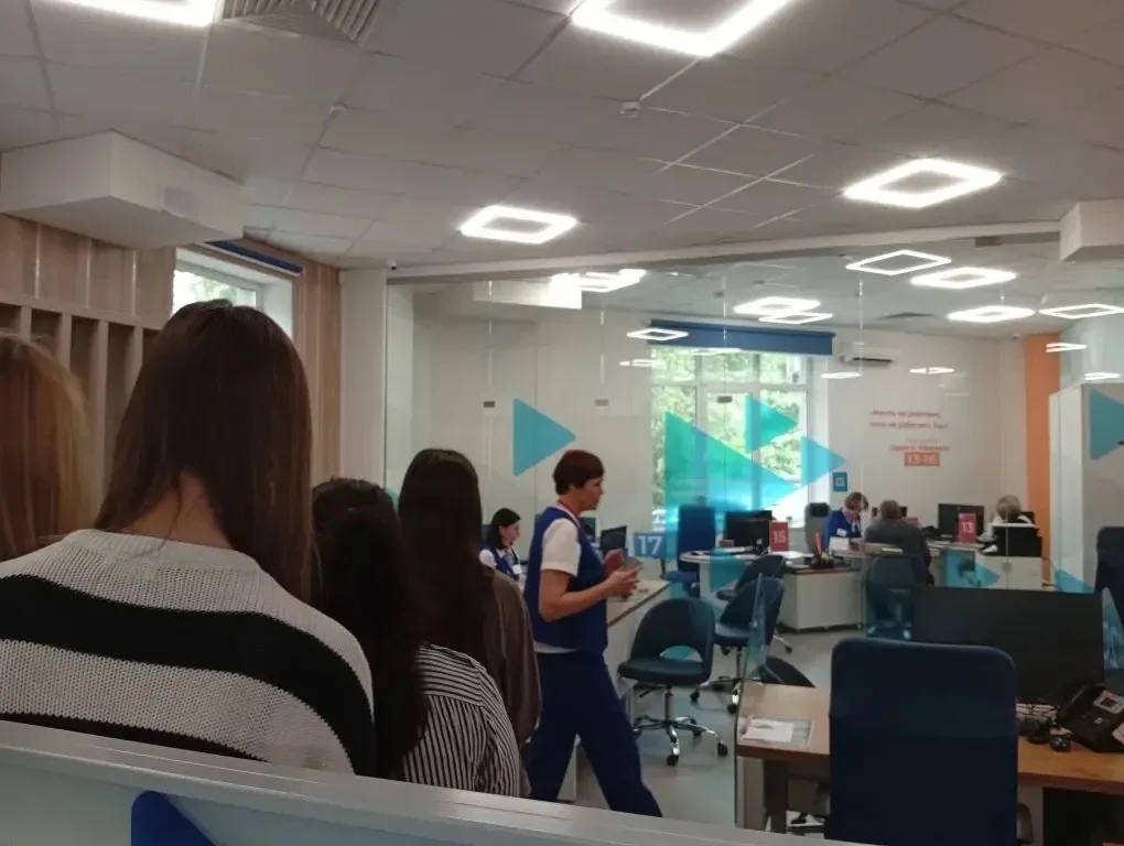 18.05.2026 ученики 10 в класса с классным руководителем  посетили экскурсию в Центр занятости Калини