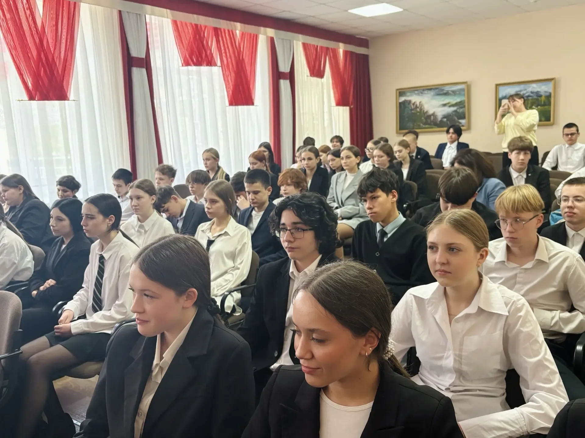 Вчера для учащихся лицея прошла профориентационная встреча с представителями Елабужского суворовског