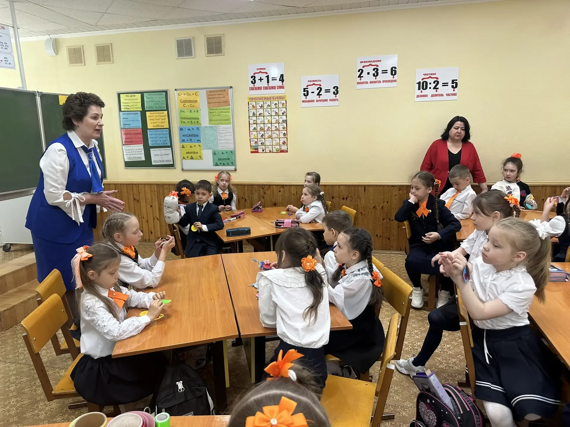 В лицее №2 Бугульмы провели урок безопасности дорожного движения в преддверии летних каникул🚲  В МБО