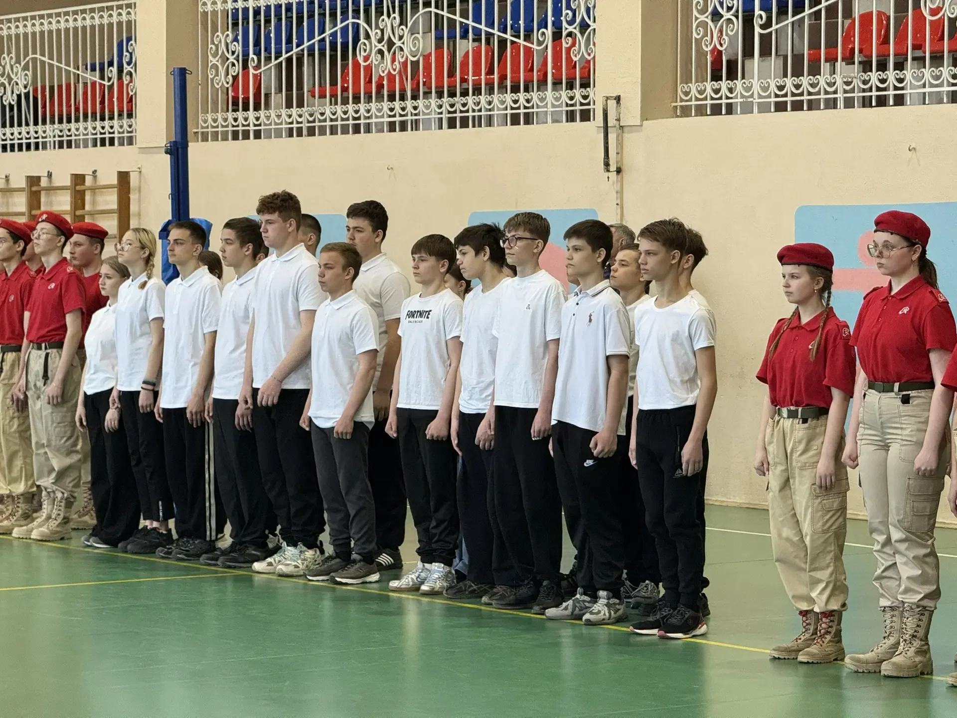 🏆 Вчера состоялся муниципальный этап военно-патриотической игры «Зарница 2.0»!  Нашу школу достойно 