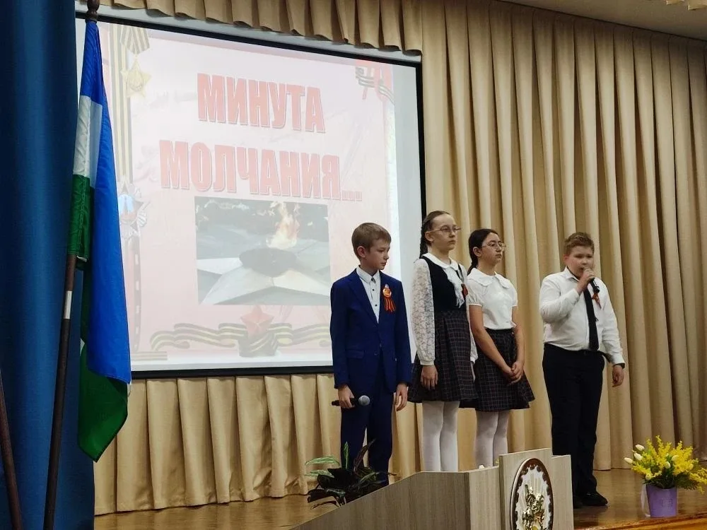 🕯️ Каждый год наш народ проникновенно поклоняется великим тем годам, хотя прошло уже более полувека 