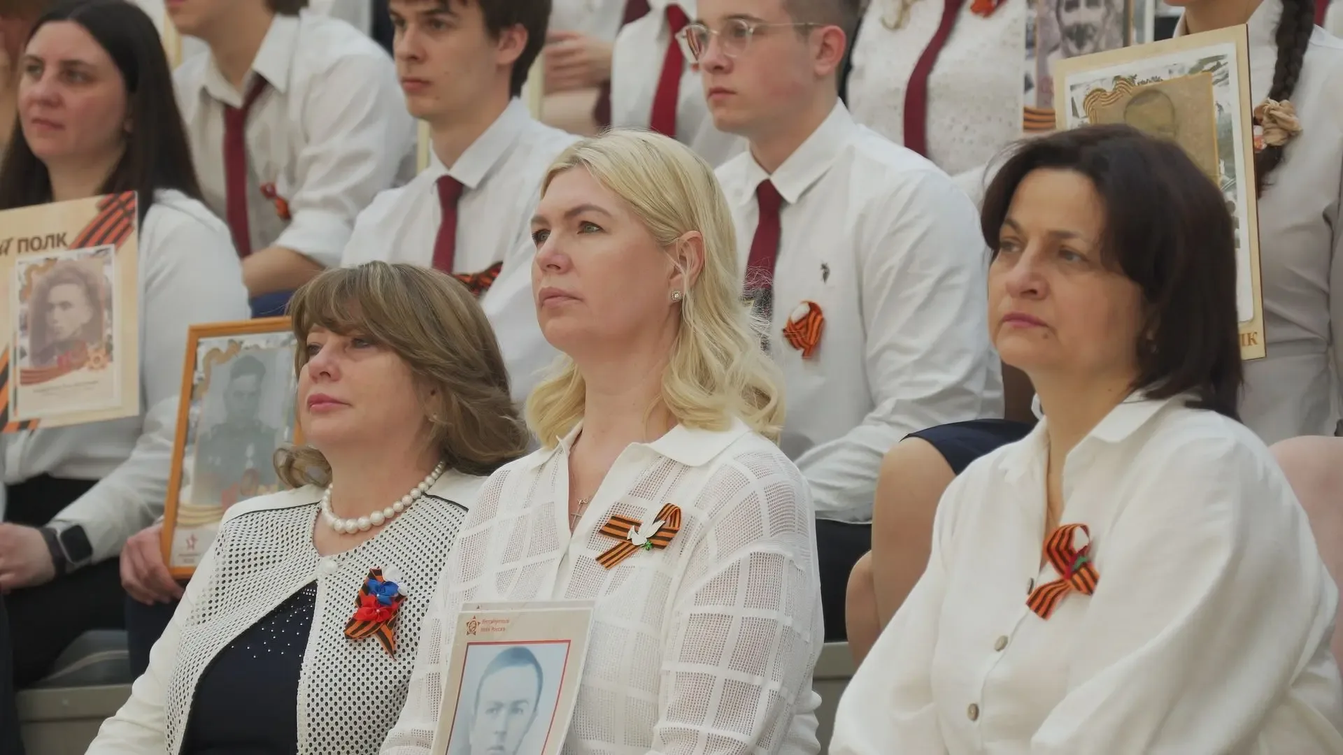 Торжественный праздник ко Дню Великой Победы в кадрах. Полное видео мероприятия смотрите по ссылке в