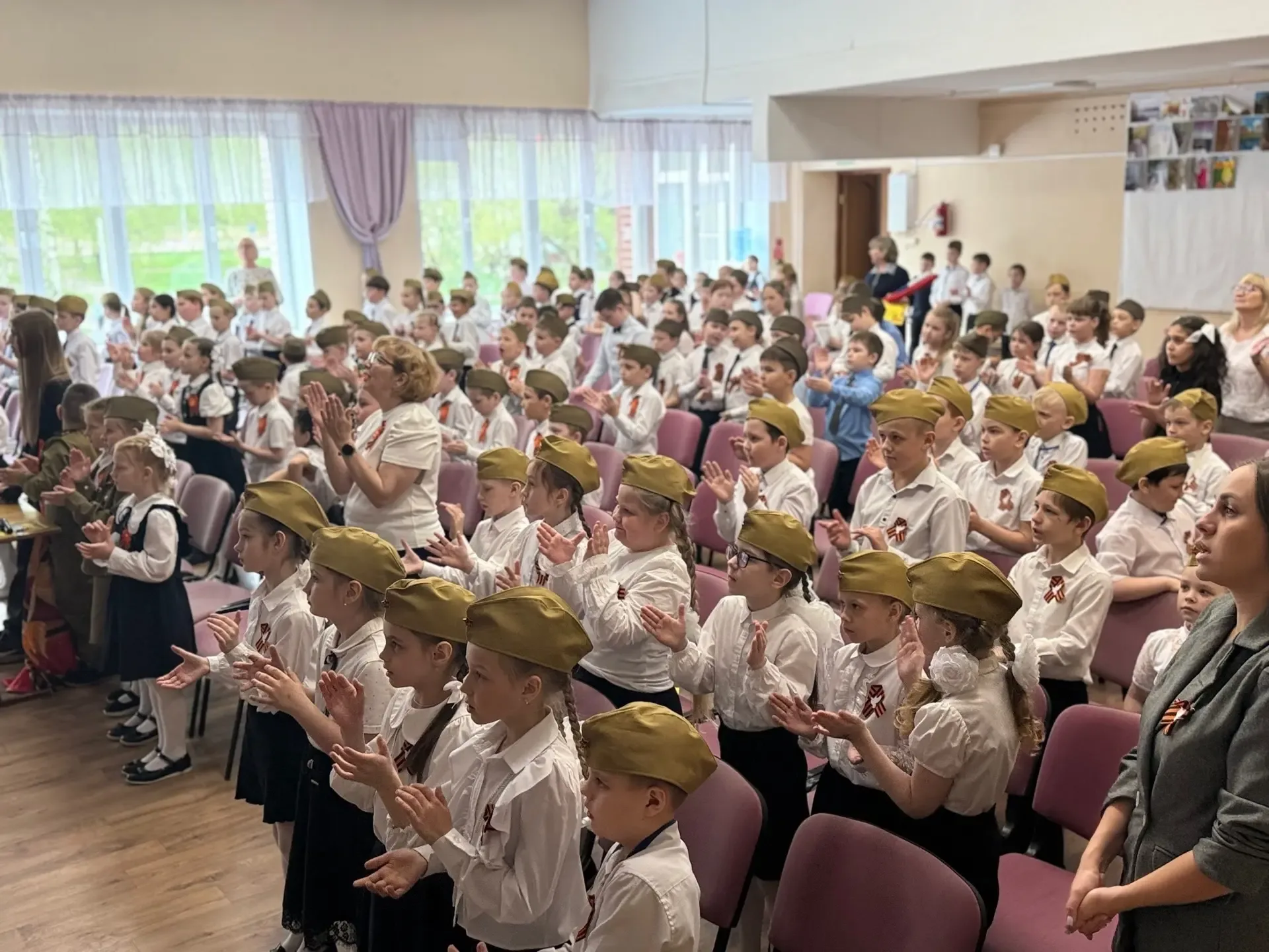 🎖️Фестиваль военной песни  🎤В среду в нашей школе № 26 стартовал традиционный фестиваль военной песн