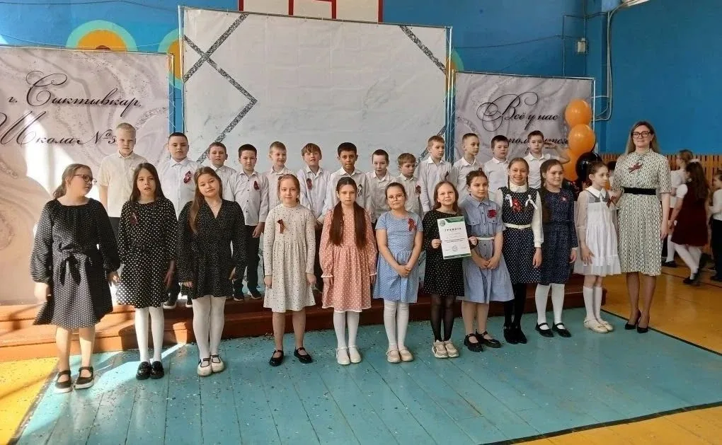 3 "Е" класс Сердечно поздравляет Всех с великим праздником Днем Победы. Мы Помним, мы знаем, мы благ